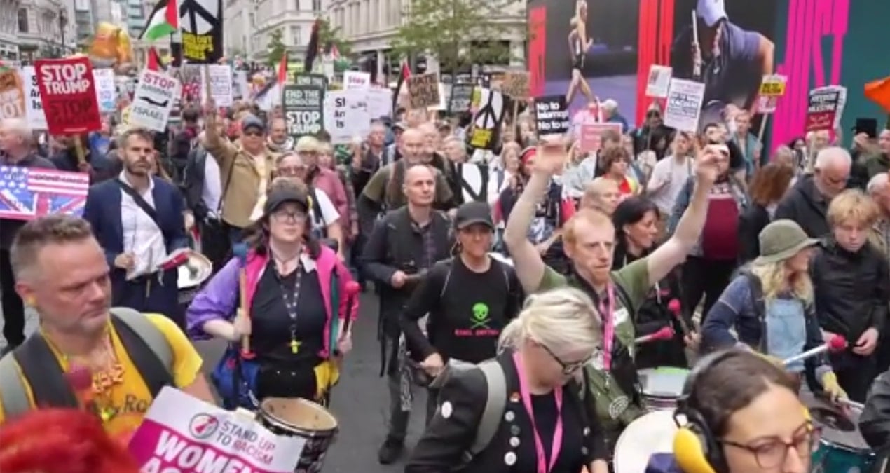 ingiltereye giden trumpa protesto soku TX1w5f1v