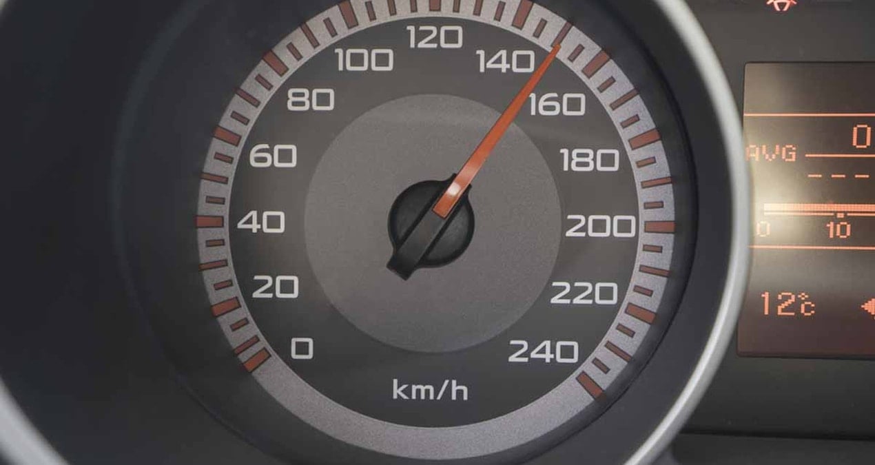 otoyolda 150 km hiza cikmanin getirdigi zaman kazancinin neden anlamsiz oldugu matematiksel formuluyle aciklandi c7CvHcud