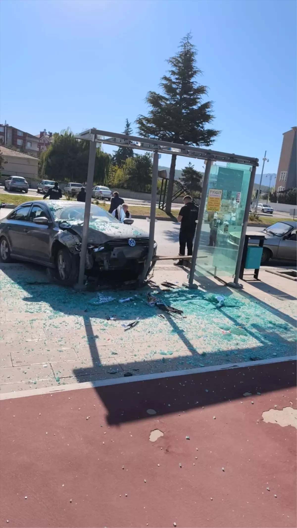 beysehirde trafik kazasi duraktaki kisi yaralandi IRb5efjE.jpg