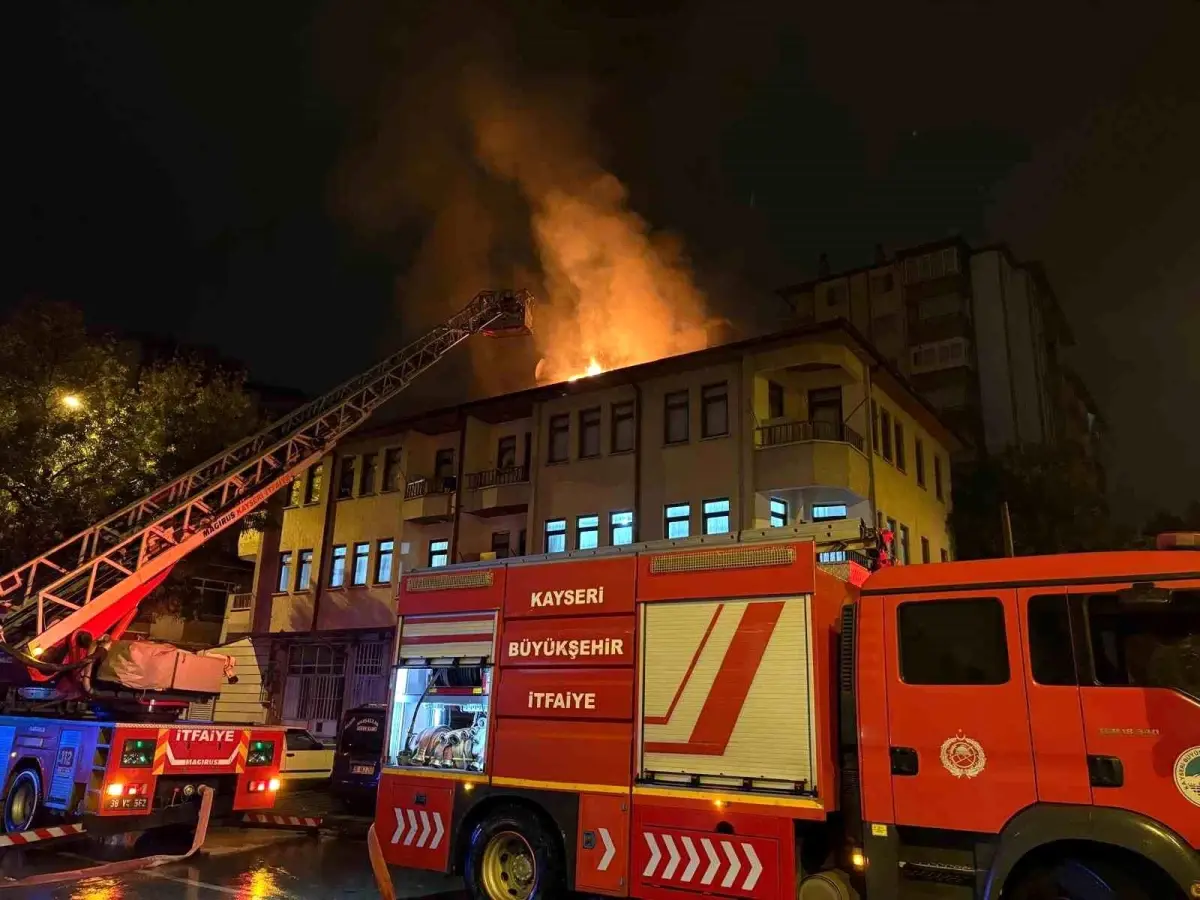 esiyle kavga eden koca catiyi yakti G6FVpstS.jpg