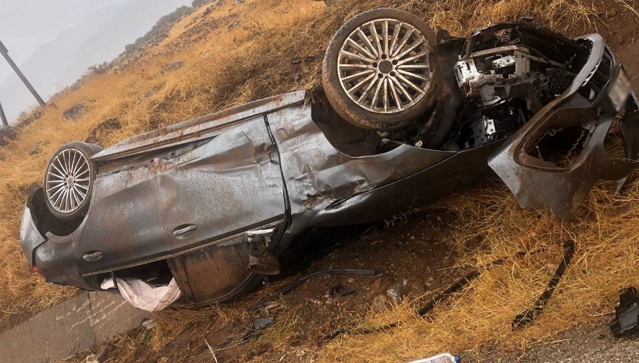 gaziantepte carpisan otomobillerdeki 3 kisi yaralandi wXBlay64