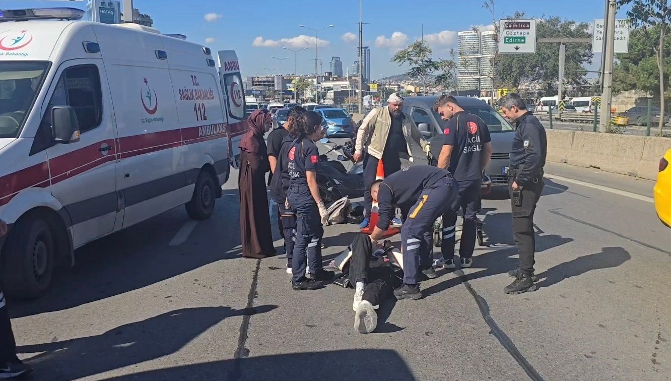 kadikoyde sapagi kaciran otomobil surucusu motosiklete carpti 5u7YhvdG