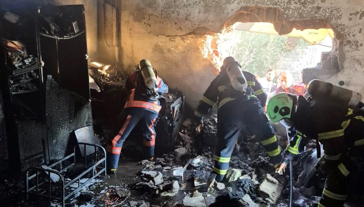 mardinde 5 yasindaki cocuk yanginda oldu 3u agir 12 yarali jmt1swdy