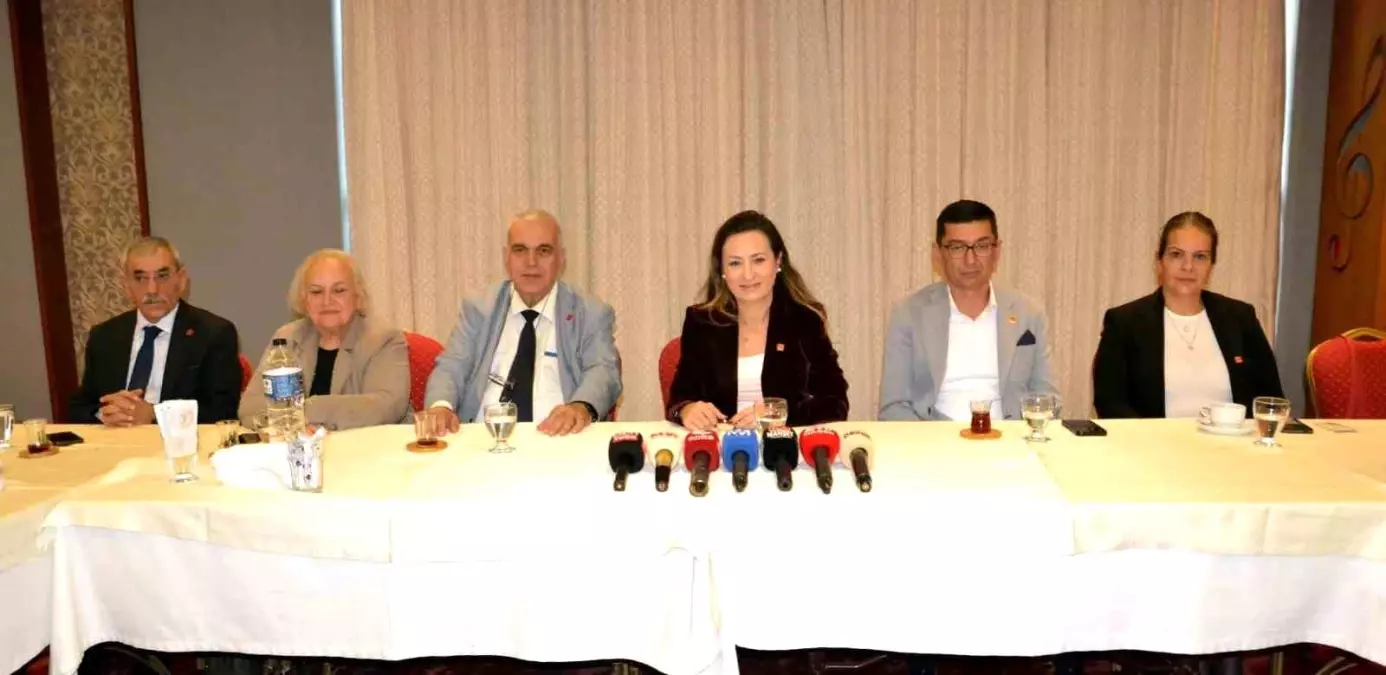 chp manisa il baskani ozalperden basin toplantisi ve burokrasideki degisiklikler cTqZiCrS.jpg