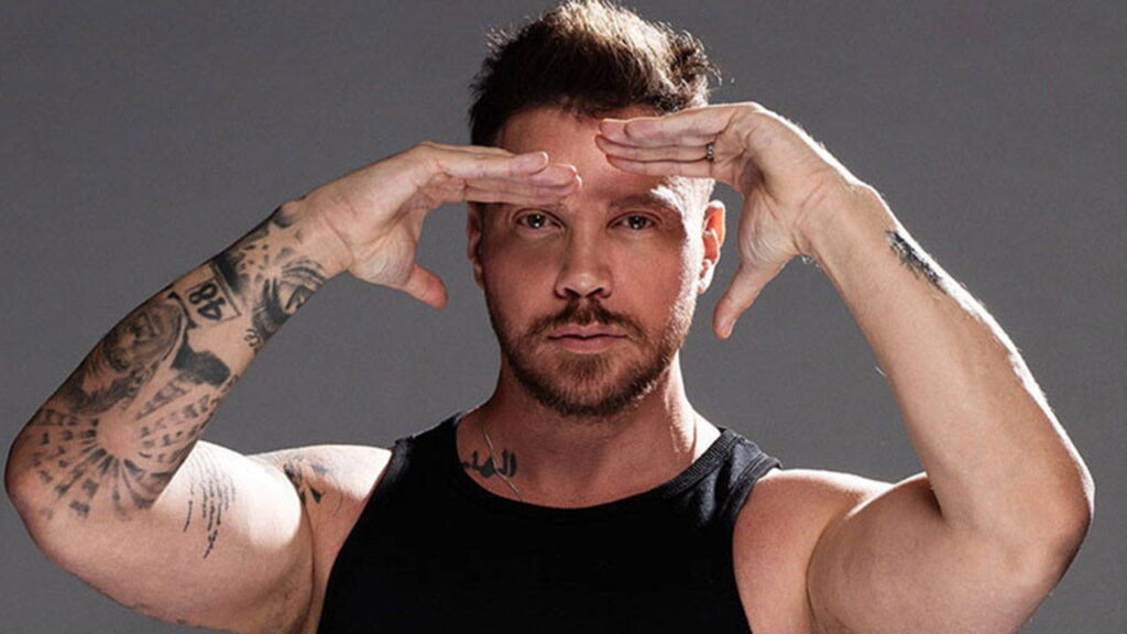 a-milli-takima-mars-yazacagini-duyurmustu-sinan-akcil-siyasete-soyundu-XWmizUqv