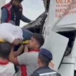 Osmaniye’de Tır Giriş Kapısına Çarparak Sürücüyü Sıkıştırdı