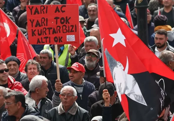 ozgur-ozel-ak-parti-perisan-olur-demisti-akpli-hukukculardan-chpye-kapatma-davasi-cagrisi-LS3waKfK-1