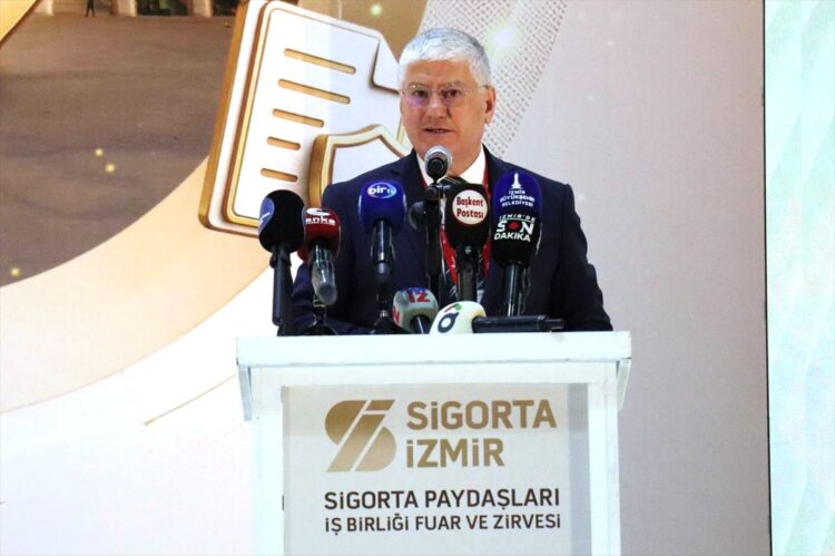 Sigorta İzmir Zirvesi’nde Sektör Geleceği Tartışıldı